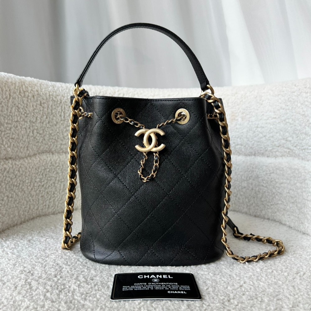 Chanel Drawstring GHW black holo30