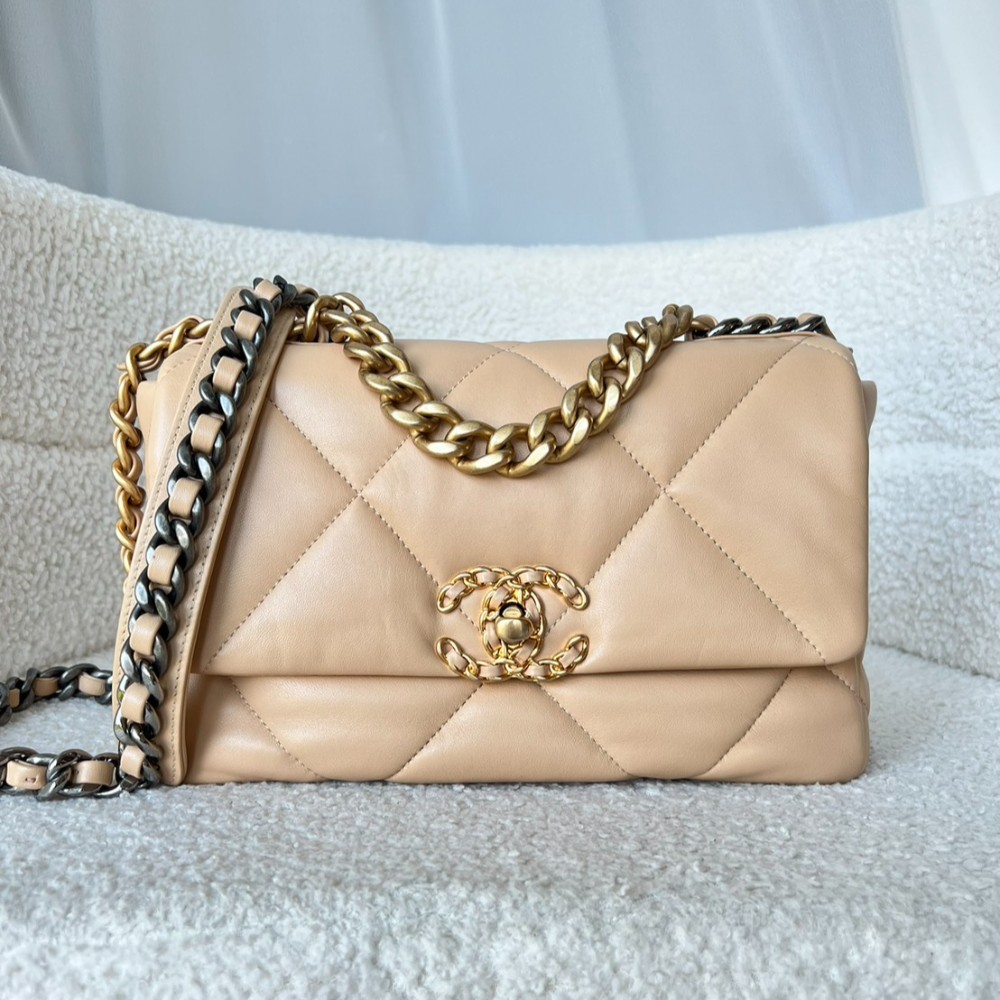 Chanel 19 Size 26 Beige microchip